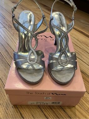 Touch of Nina heels silver 7.5